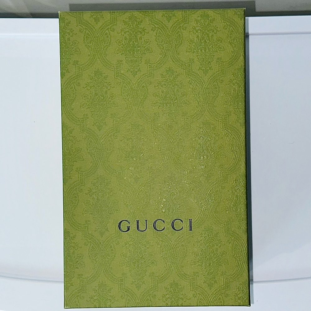 Gucci Donald Duck Sneakers - Picture 3 of 5